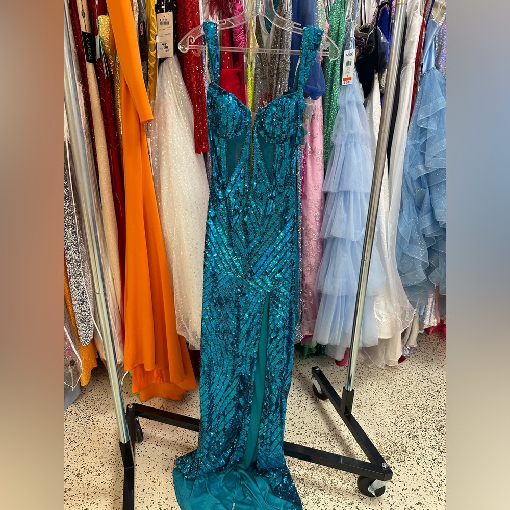 Blue Sweetheart Sleeveless Prom Gown